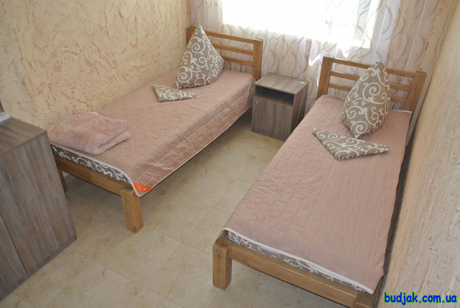 4-х местный 2-х комнатный номер. База отдыха «Плай». Курорт Рассейка. Фото № 0524. 2017 год